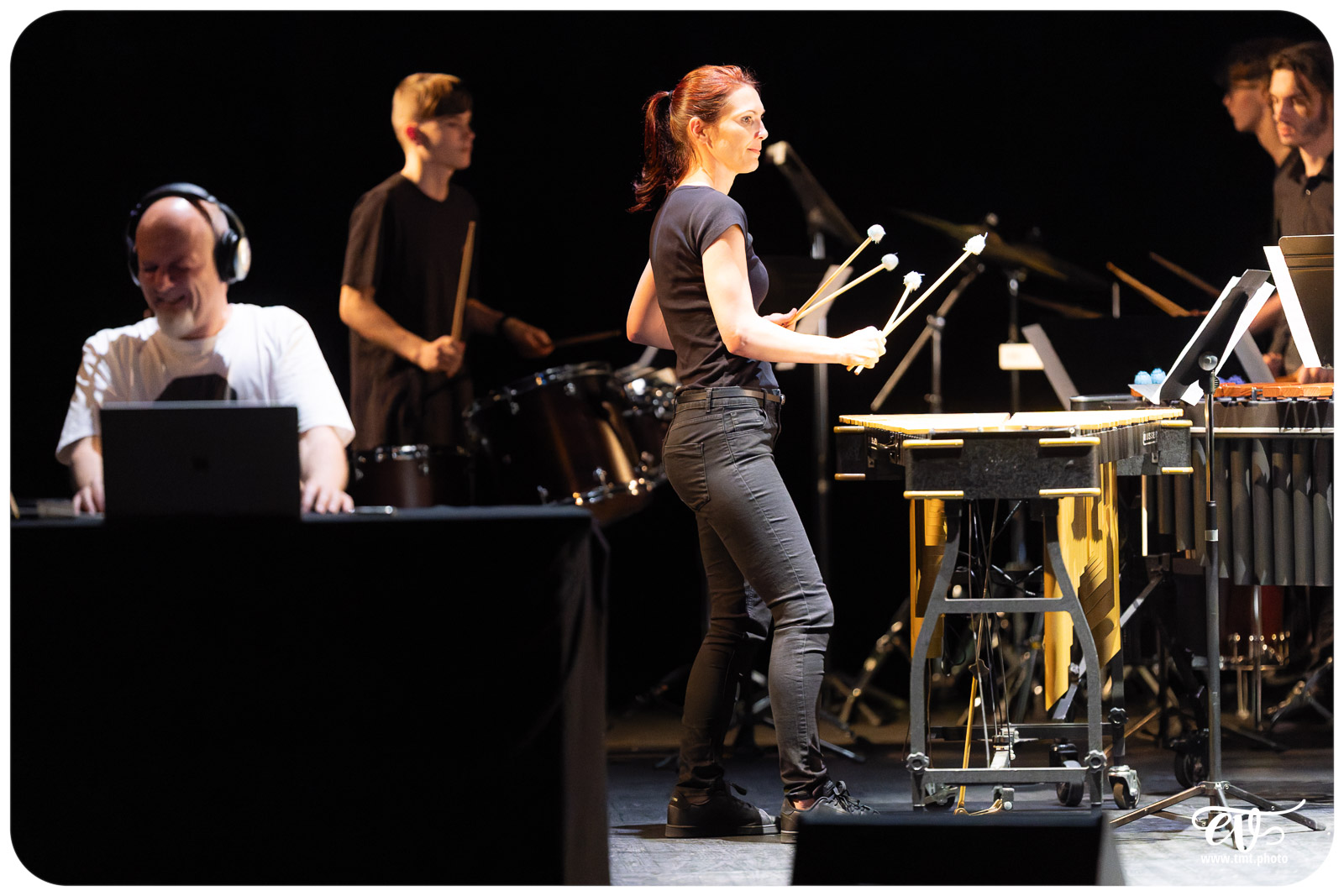 L'HUMOUR DENOTE (ELEVES EMMDH & CEDRIC GOUBERT)